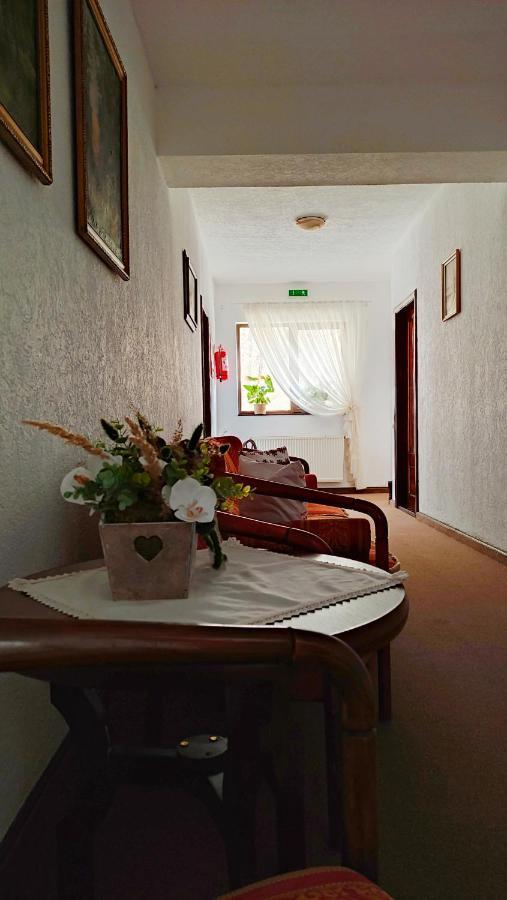 Hanul Din Padure Daneş Exterior foto